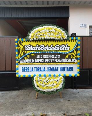 Papan Bunga Duka di Gunungtanjung