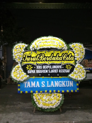 Papan Bunga Duka di Gunungtanjung